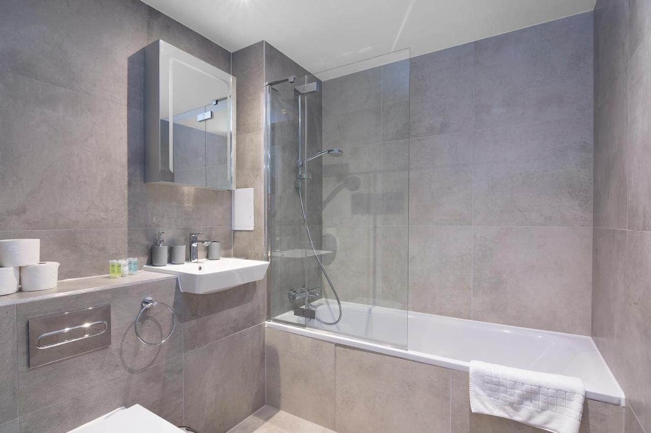Spacious, Bright & Modern 1 & 2 Bed Apartments At Sligo House - Central Watford Γουάτφορντ Εξωτερικό φωτογραφία