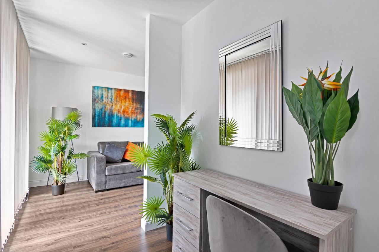 Spacious, Bright & Modern 1 & 2 Bed Apartments At Sligo House - Central Watford Γουάτφορντ Εξωτερικό φωτογραφία