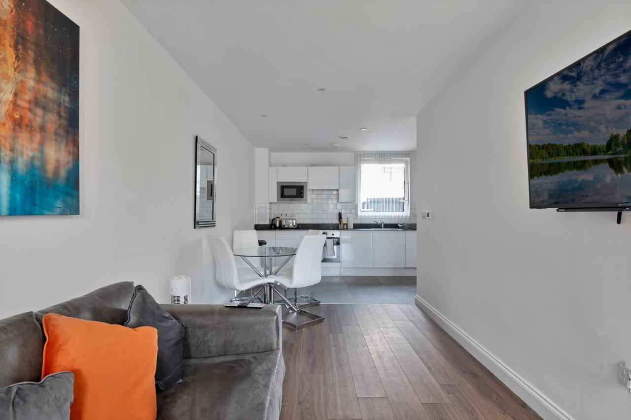 Spacious, Bright & Modern 1 & 2 Bed Apartments At Sligo House - Central Watford Γουάτφορντ Εξωτερικό φωτογραφία