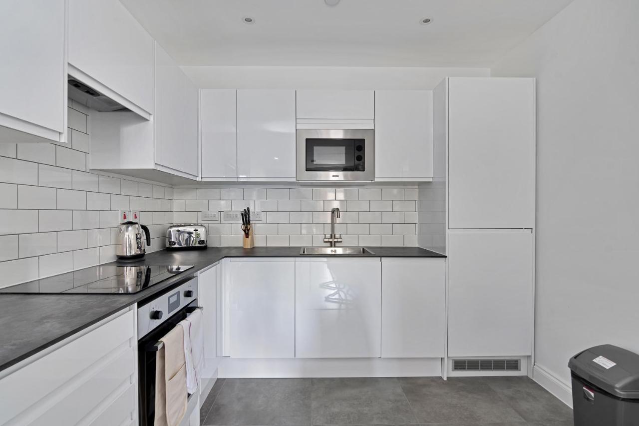Spacious, Bright & Modern 1 & 2 Bed Apartments At Sligo House - Central Watford Γουάτφορντ Εξωτερικό φωτογραφία