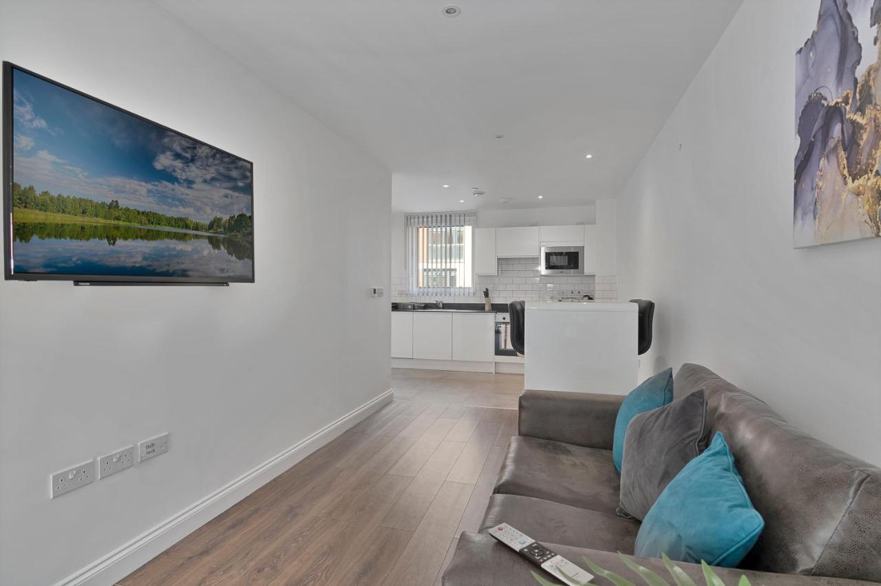 Spacious, Bright & Modern 1 & 2 Bed Apartments At Sligo House - Central Watford Γουάτφορντ Εξωτερικό φωτογραφία