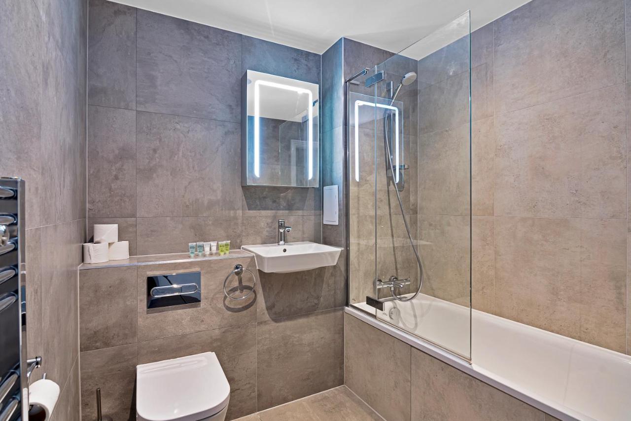 Spacious, Bright & Modern 1 & 2 Bed Apartments At Sligo House - Central Watford Γουάτφορντ Εξωτερικό φωτογραφία