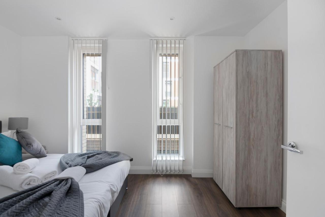 Spacious, Bright & Modern 1 & 2 Bed Apartments At Sligo House - Central Watford Γουάτφορντ Εξωτερικό φωτογραφία