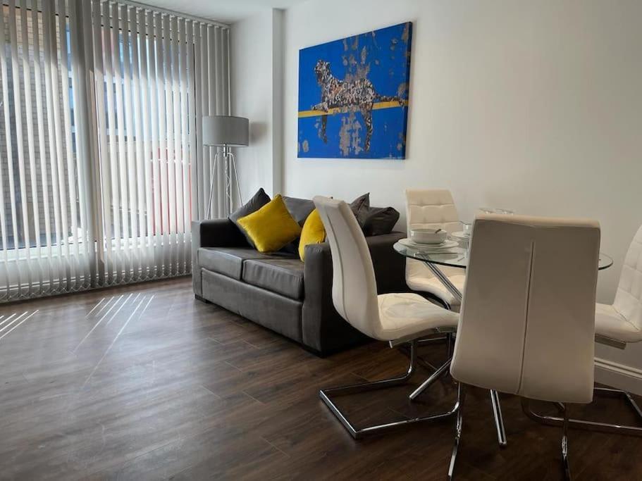 Spacious, Bright & Modern 1 & 2 Bed Apartments At Sligo House - Central Watford Γουάτφορντ Εξωτερικό φωτογραφία