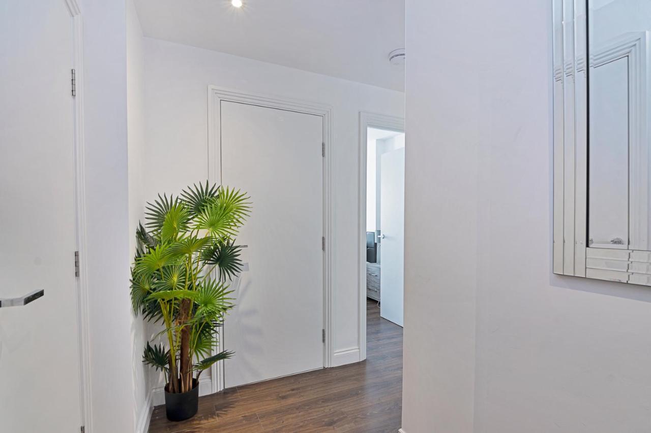 Spacious, Bright & Modern 1 & 2 Bed Apartments At Sligo House - Central Watford Γουάτφορντ Εξωτερικό φωτογραφία