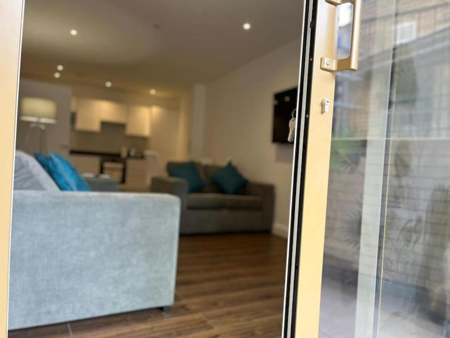 Spacious, Bright & Modern 1 & 2 Bed Apartments At Sligo House - Central Watford Γουάτφορντ Εξωτερικό φωτογραφία