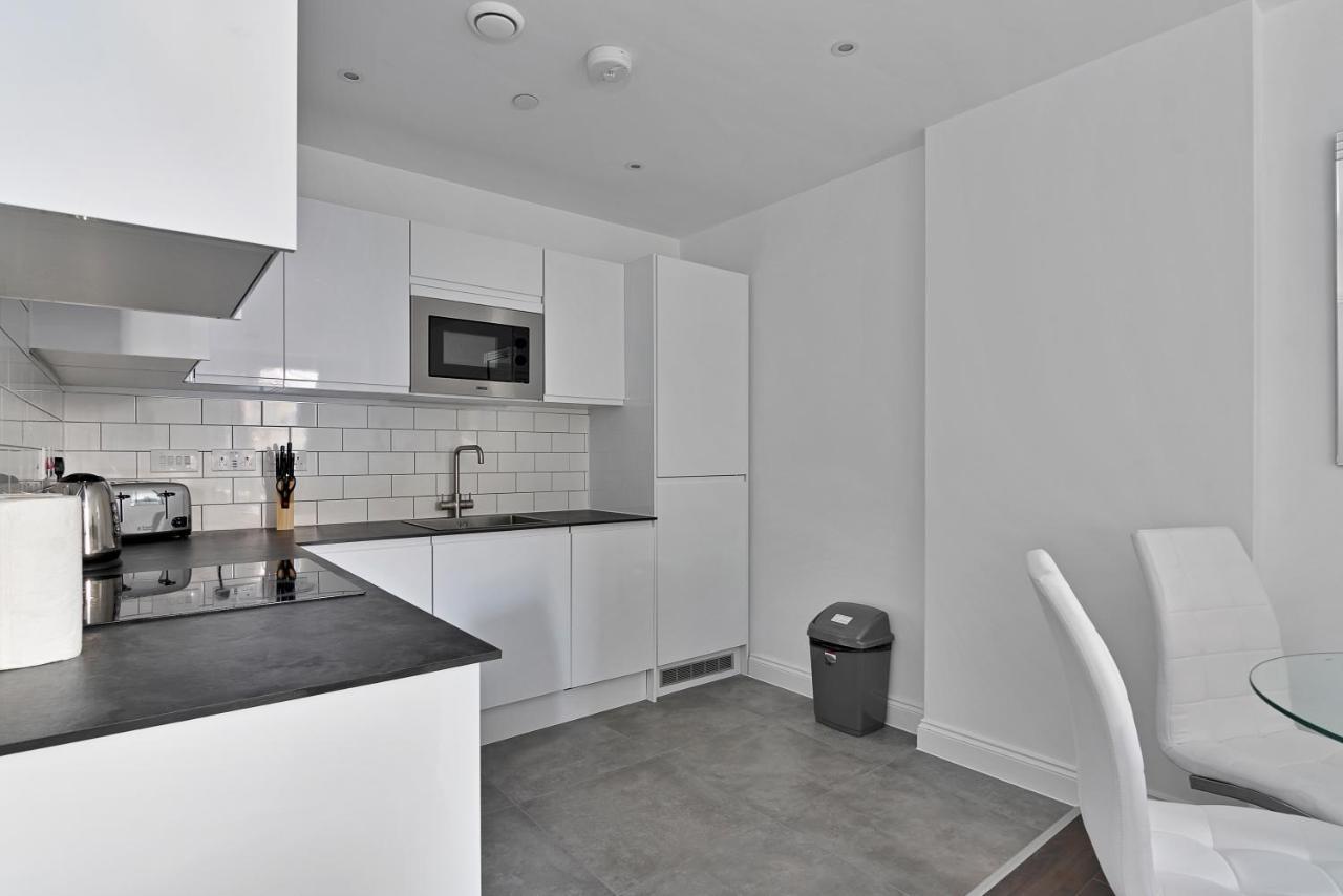 Spacious, Bright & Modern 1 & 2 Bed Apartments At Sligo House - Central Watford Γουάτφορντ Εξωτερικό φωτογραφία