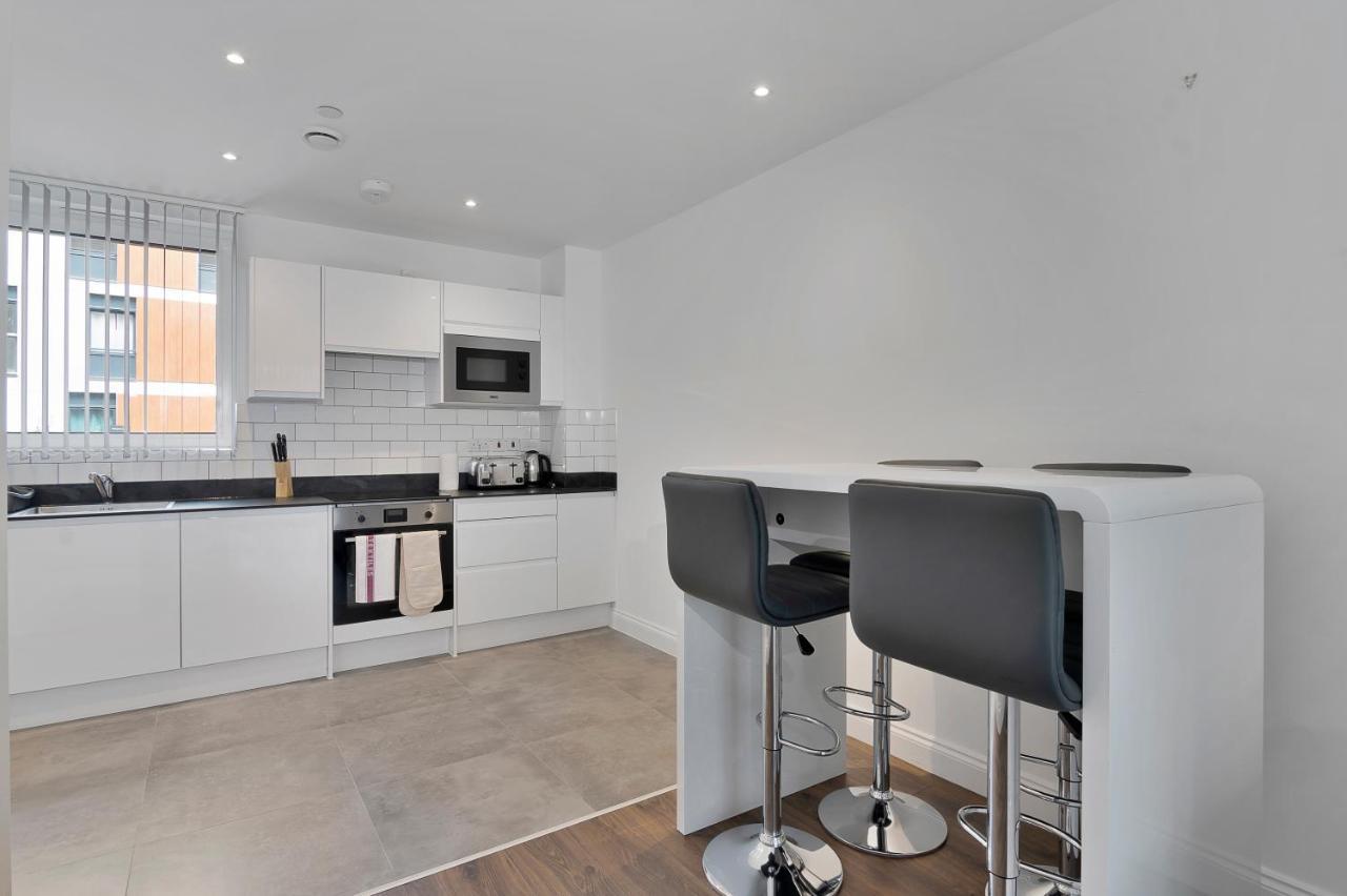 Spacious, Bright & Modern 1 & 2 Bed Apartments At Sligo House - Central Watford Γουάτφορντ Εξωτερικό φωτογραφία