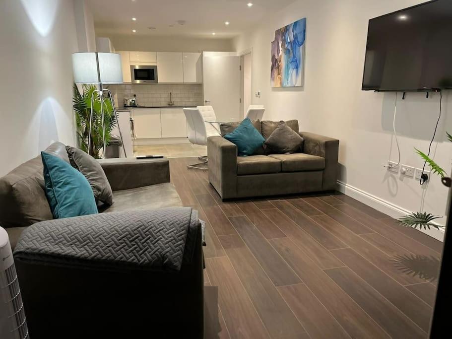 Spacious, Bright & Modern 1 & 2 Bed Apartments At Sligo House - Central Watford Γουάτφορντ Εξωτερικό φωτογραφία